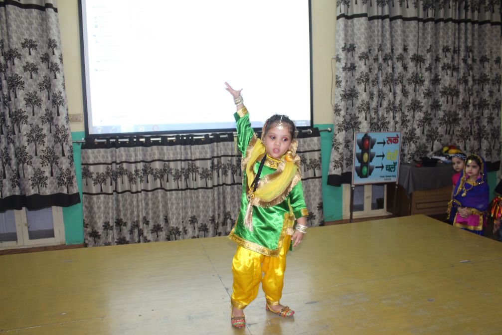 DANCE COMPETITION OF CLASS LKG